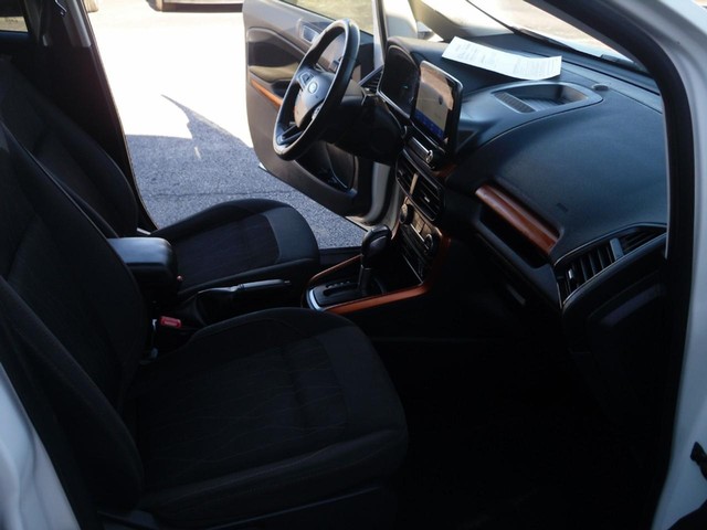Ford EcoSport Vehicle Full-screen Gallery Image 07