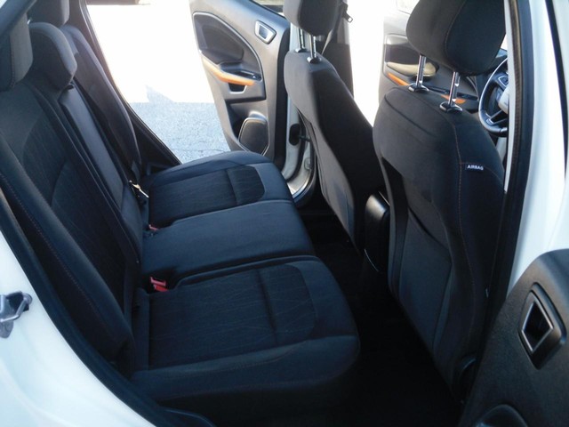 Ford EcoSport Vehicle Full-screen Gallery Image 08