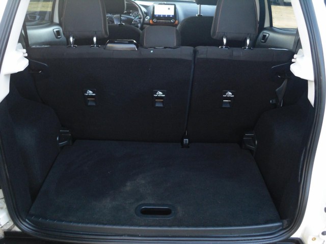 Ford EcoSport Vehicle Full-screen Gallery Image 09