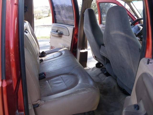 Ford Super Duty F-350 DRW Vehicle Full-screen Gallery Image 06