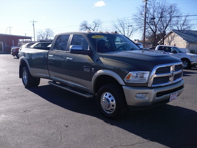 Ram 3500 Vehicle Full-screen Gallery Image 02