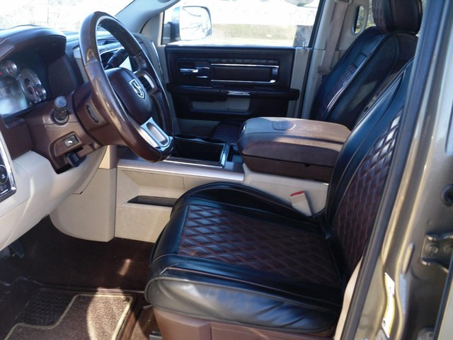 Ram 3500 Vehicle Full-screen Gallery Image 04