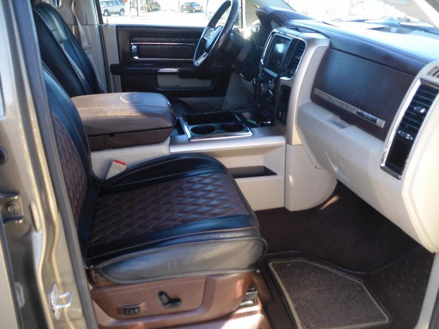 Ram 3500 Vehicle Full-screen Gallery Image 07