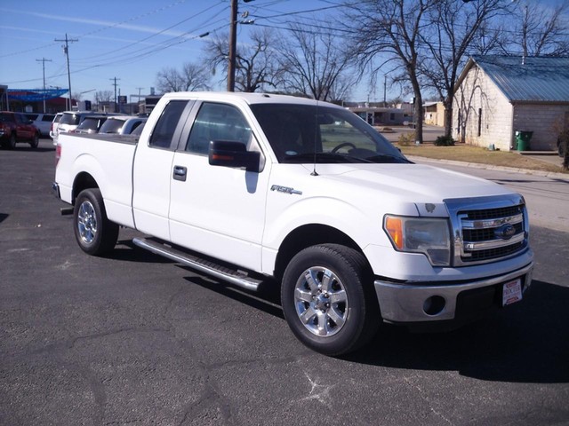 Ford F-150 Vehicle Full-screen Gallery Image 02