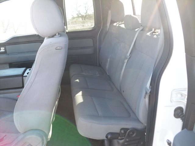 Ford F-150 Vehicle Full-screen Gallery Image 05