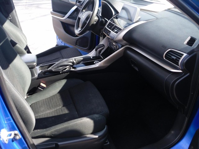 Mitsubishi Eclipse Cross Vehicle Full-screen Gallery Image 07