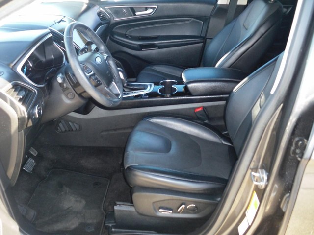 Ford Edge Vehicle Full-screen Gallery Image 03