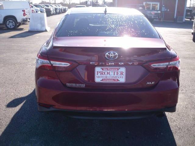 Toyota Camry Vehicle Full-screen Gallery Image 03