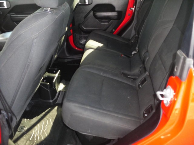 Jeep Gladiator Vehicle Full-screen Gallery Image 05