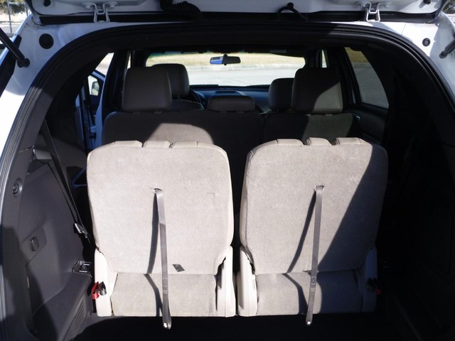 Ford Explorer Vehicle Full-screen Gallery Image 08