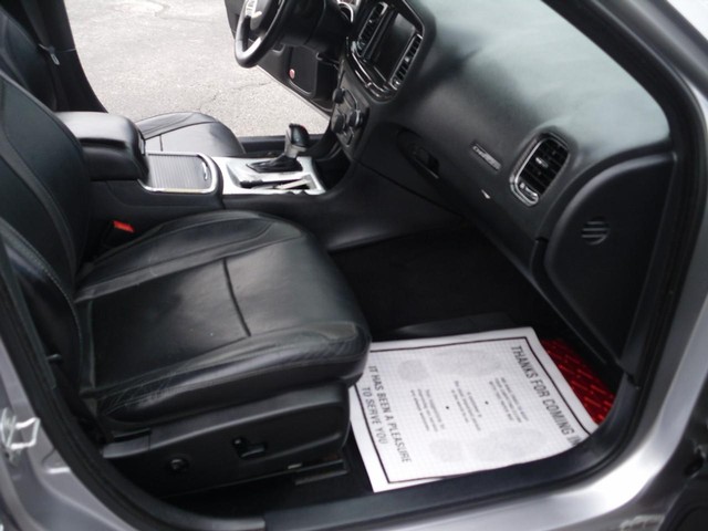 Dodge Charger Vehicle Full-screen Gallery Image 07