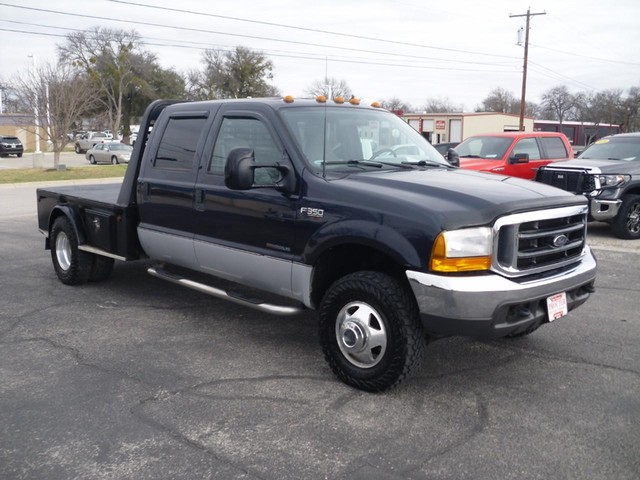 Ford Super Duty F-350 DRW Vehicle Full-screen Gallery Image 02