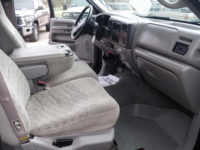 Ford Super Duty F-350 DRW Vehicle Full-screen Gallery Image 07