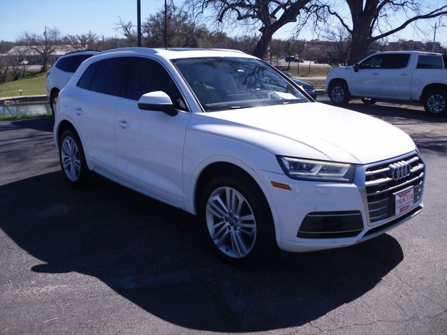 Audi Q5 Vehicle Full-screen Gallery Image 02