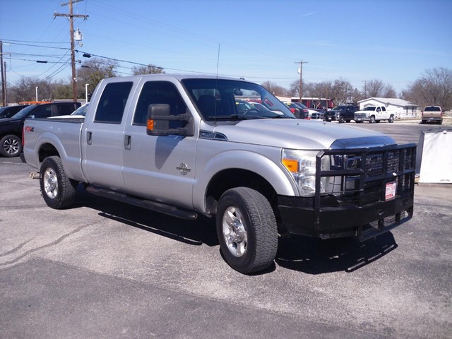 Ford Super Duty F-250 SRW Vehicle Full-screen Gallery Image 02