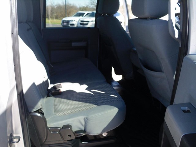 Ford Super Duty F-250 SRW Vehicle Full-screen Gallery Image 06