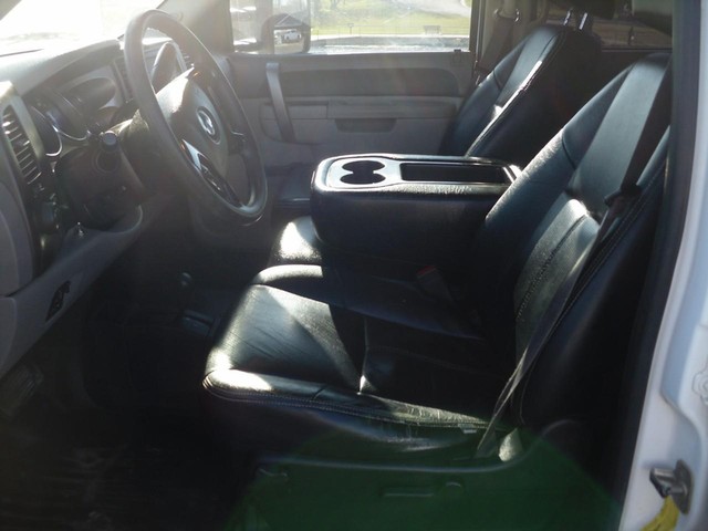 Chevrolet Silverado 3500HD Vehicle Full-screen Gallery Image 04