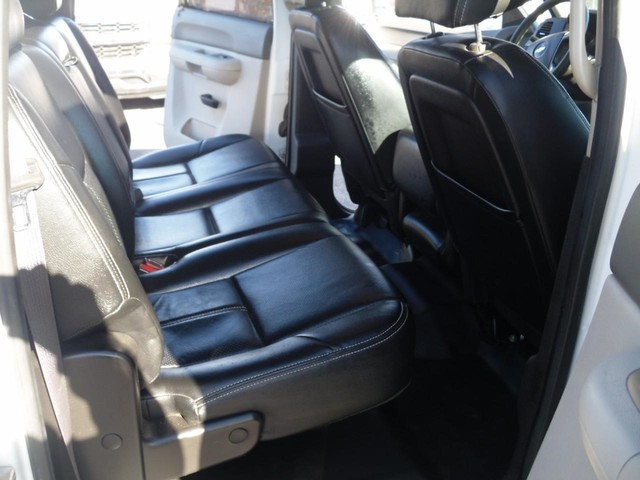 Chevrolet Silverado 3500HD Vehicle Full-screen Gallery Image 06