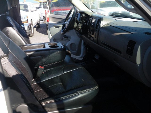 Chevrolet Silverado 3500HD Vehicle Full-screen Gallery Image 07