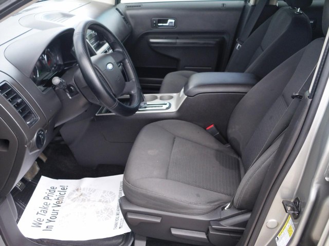 Ford Edge Vehicle Full-screen Gallery Image 04