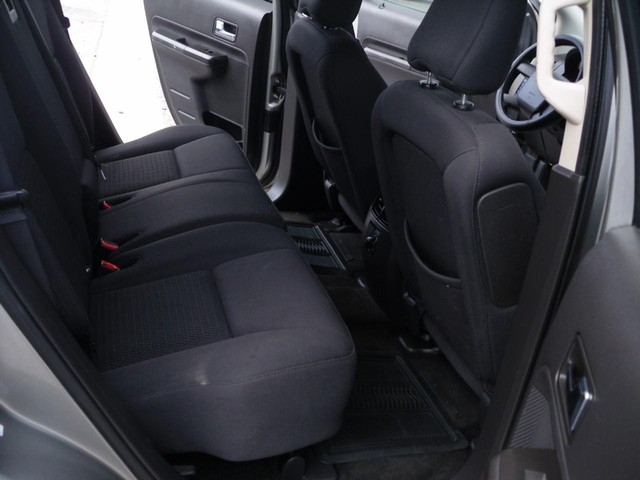 Ford Edge Vehicle Full-screen Gallery Image 06