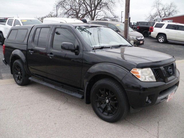 Nissan Frontier Vehicle Full-screen Gallery Image 02