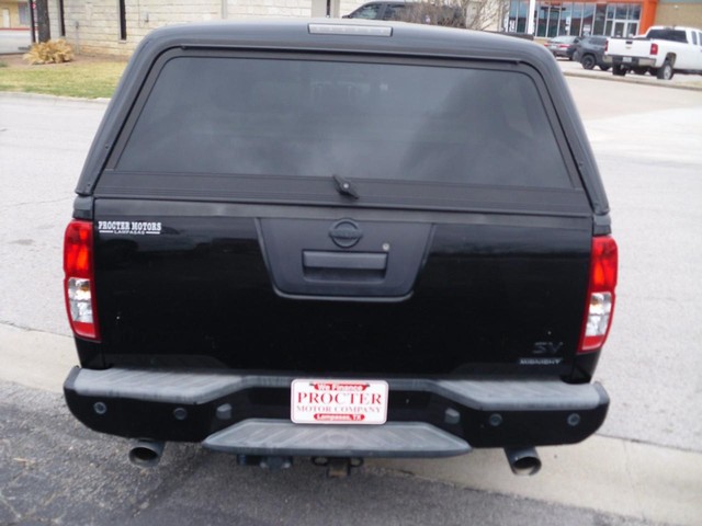 Nissan Frontier Vehicle Full-screen Gallery Image 03