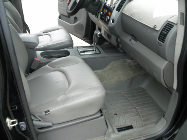 Nissan Frontier Vehicle Full-screen Gallery Image 07