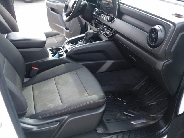 Chevrolet Colorado Vehicle Full-screen Gallery Image 07