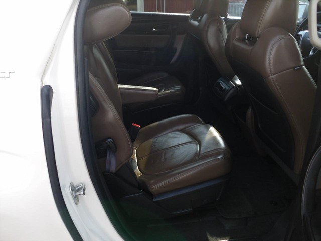 GMC Acadia Vehicle Full-screen Gallery Image 06