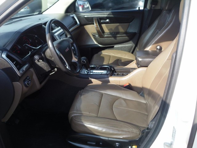 GMC Acadia Vehicle Full-screen Gallery Image 08