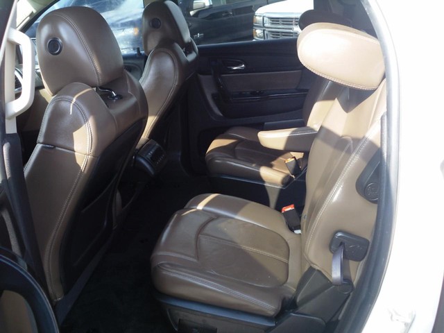 GMC Acadia Vehicle Full-screen Gallery Image 09