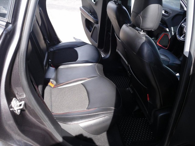 Jeep Compass Vehicle Full-screen Gallery Image 06