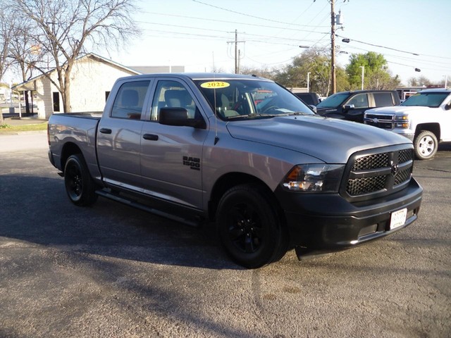 Ram 1500 Classic Vehicle Full-screen Gallery Image 02