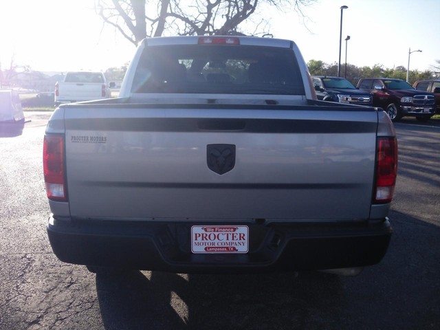 Ram 1500 Classic Vehicle Full-screen Gallery Image 03