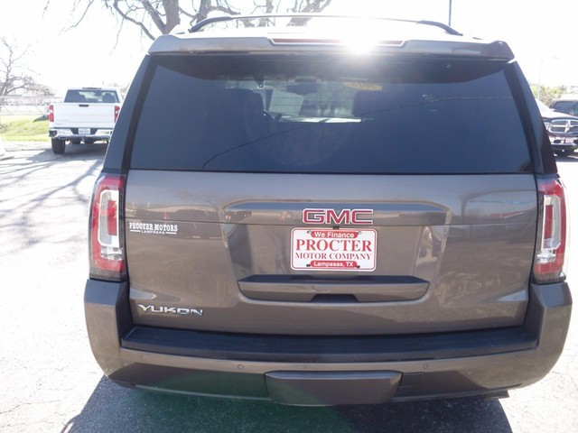 GMC Yukon Vehicle Full-screen Gallery Image 03