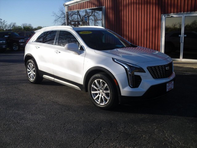 Cadillac XT4 Vehicle Full-screen Gallery Image 02