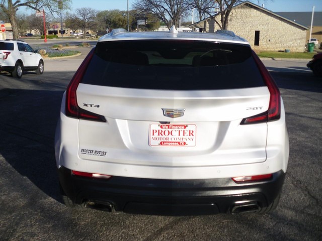 Cadillac XT4 Vehicle Full-screen Gallery Image 03