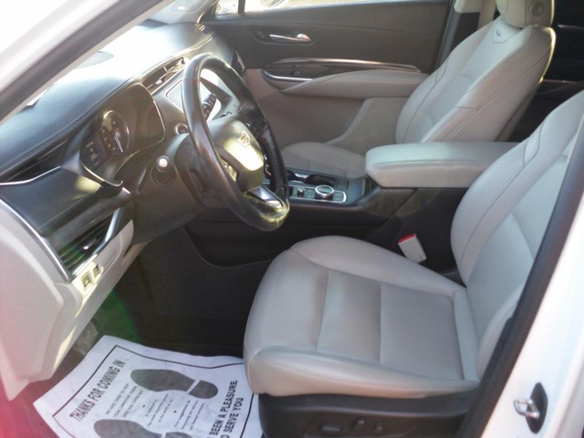 Cadillac XT4 Vehicle Full-screen Gallery Image 04