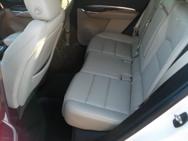 Cadillac XT4 Vehicle Full-screen Gallery Image 05