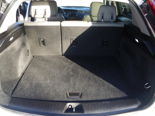 Cadillac XT4 Vehicle Full-screen Gallery Image 08