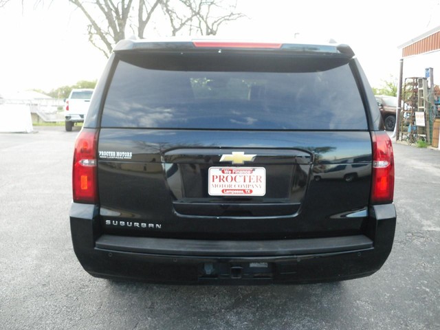 Chevrolet Suburban Vehicle Full-screen Gallery Image 03