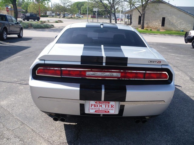 Dodge Challenger Vehicle Full-screen Gallery Image 03