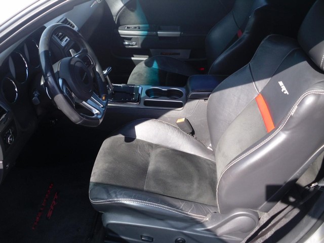 Dodge Challenger Vehicle Full-screen Gallery Image 04