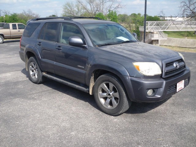 Toyota 4Runner Vehicle Full-screen Gallery Image 02