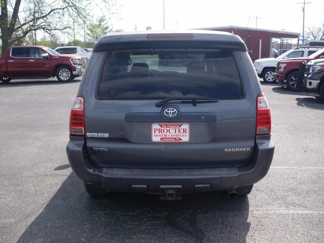 Toyota 4Runner Vehicle Full-screen Gallery Image 03