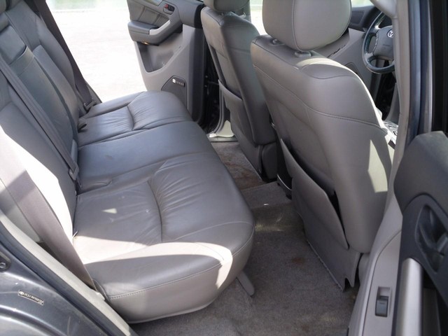 Toyota 4Runner Vehicle Full-screen Gallery Image 06