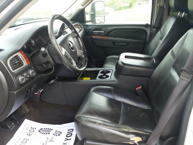 Chevrolet Silverado 1500 Vehicle Full-screen Gallery Image 03