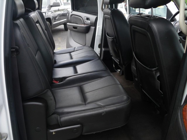GMC Sierra 2500HD Vehicle Full-screen Gallery Image 07
