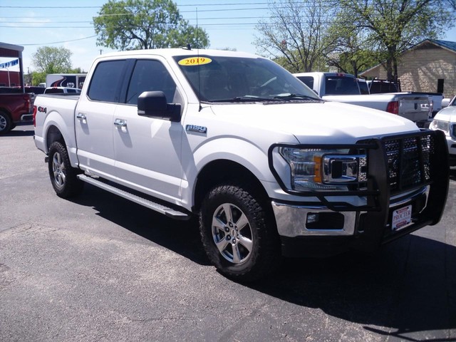 Ford F-150 Vehicle Full-screen Gallery Image 02